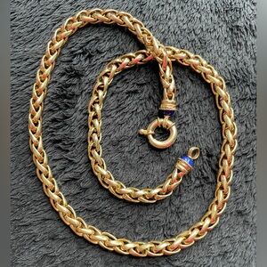 14kt (585) Italian ‘Wheat’ pattern Gold Chain Necklace with Lapis Lazuli ends.
